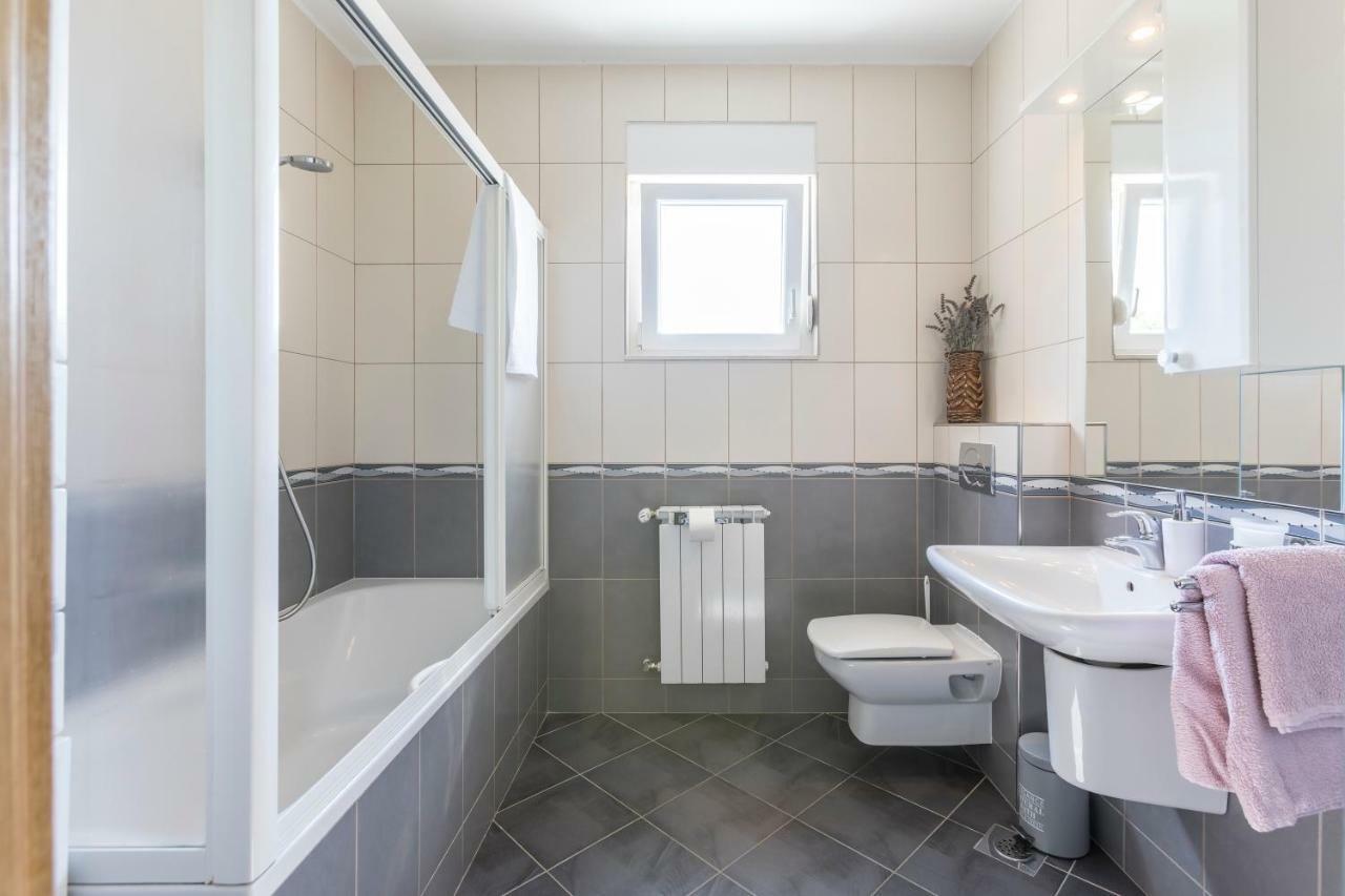 Villa Duje Триль Экстерьер фото