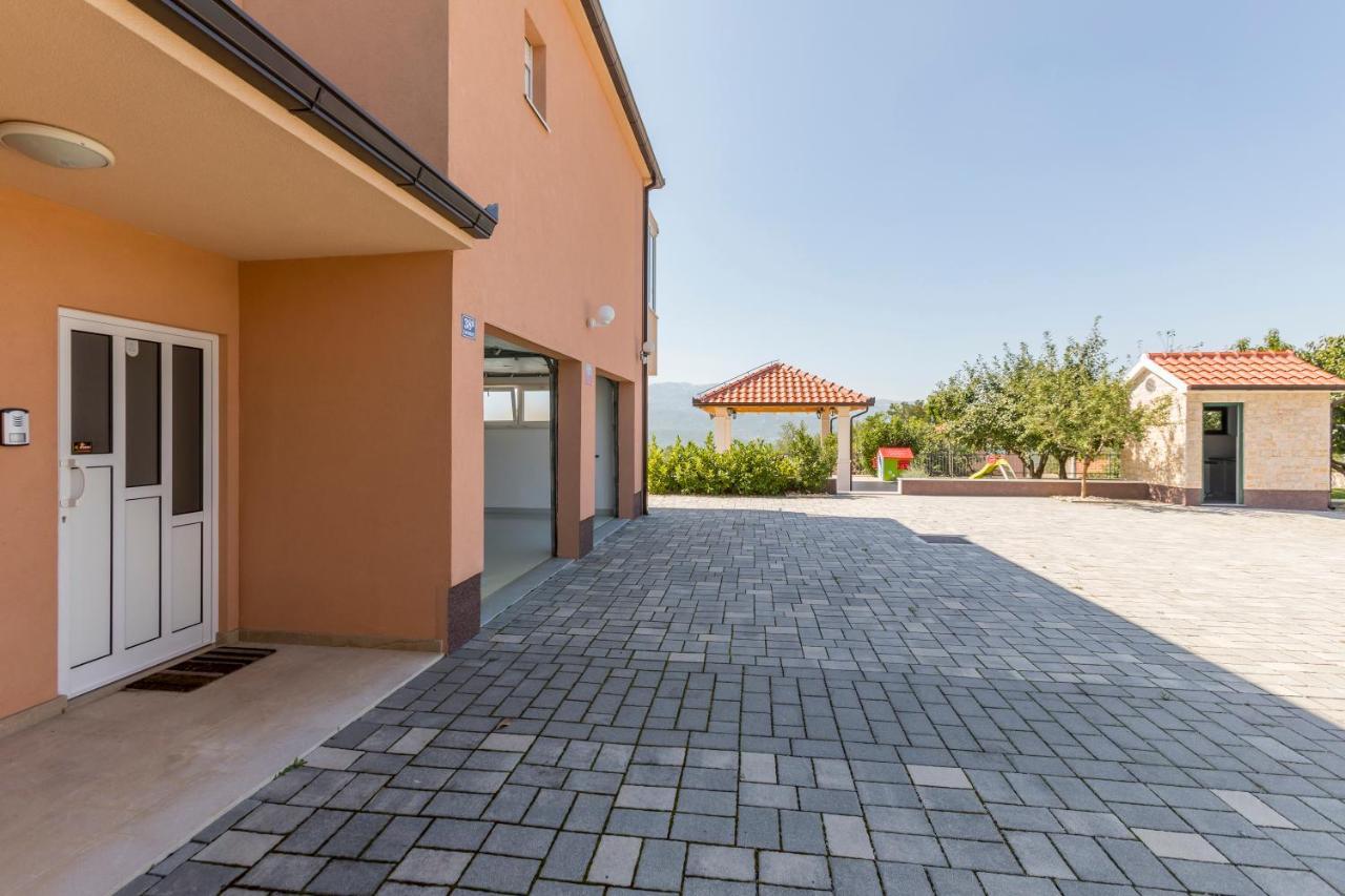 Villa Duje Триль Экстерьер фото